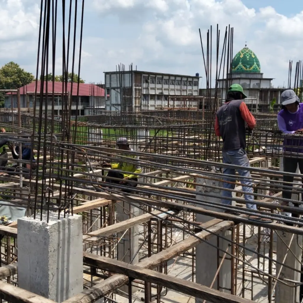 Para Santri Banin Ma’had Wakaf Al Izzah SMP Bina Insan Mandiri Putra Kampus II Tafaqquh Fiddin and Quranic