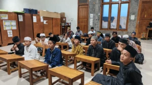 Ngaji Kitab Akhlak Untuk Membentuk Karakter Santri Mulia