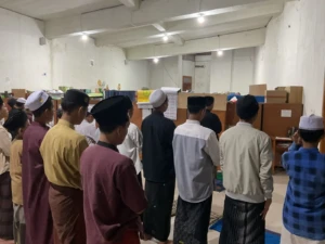 Kegiatan sholat berjama'ah santri Banin MWA