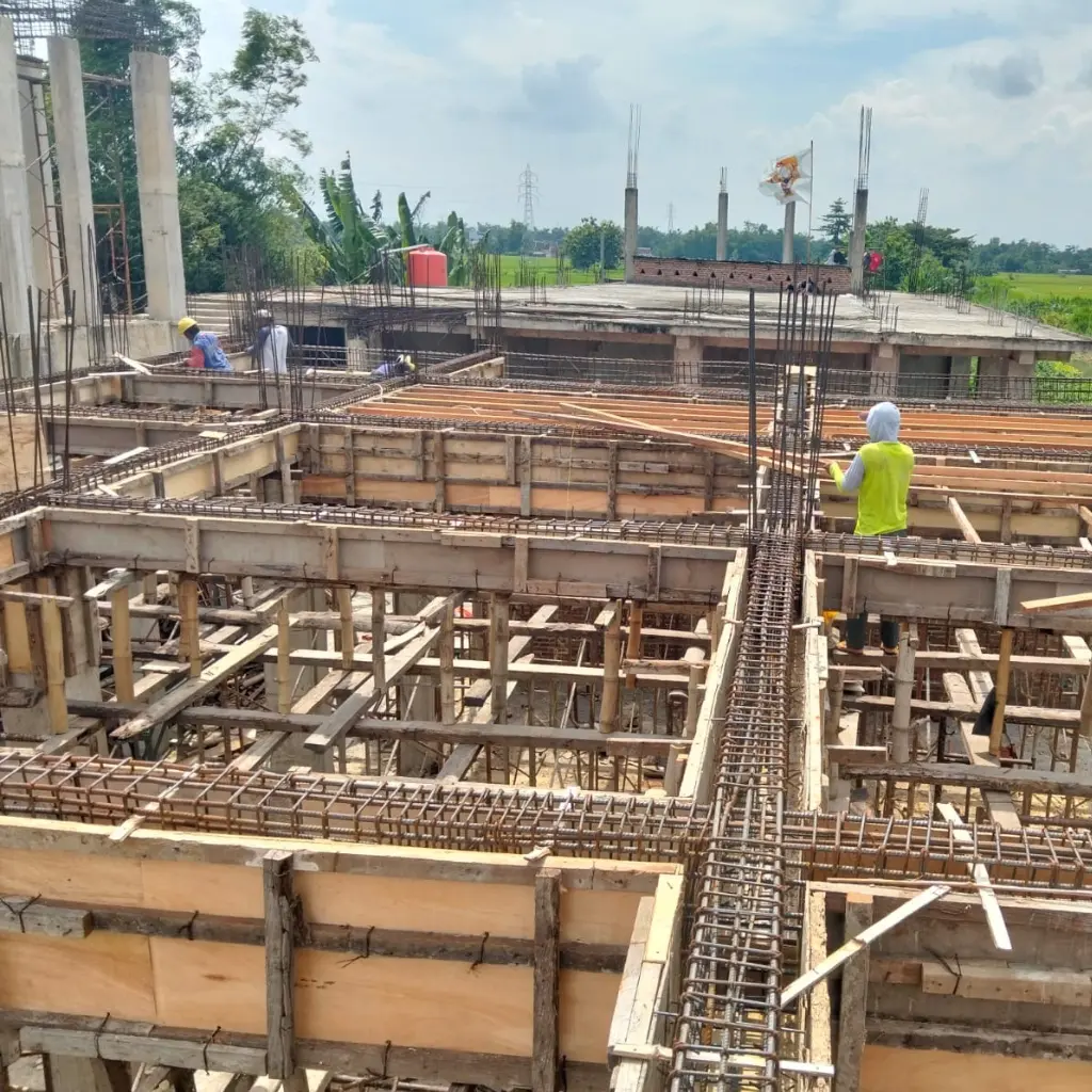 Pembangunan masjid, asrama, dan kelas Ma’had Wakaf Al-Izzah