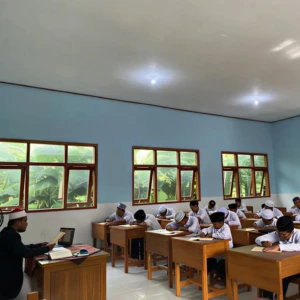 Para penghafal Al Qur’an Ma’had Wakaf Al-Izzah