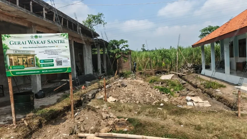 Gerai Wakaf Santri Ma'had Wakaf Al Izzah SMP Bina Insan Mandiri Kampus II Tafaqquh Fiddin and Quranic LeadersImage 2026-08-01 at 08.49.10