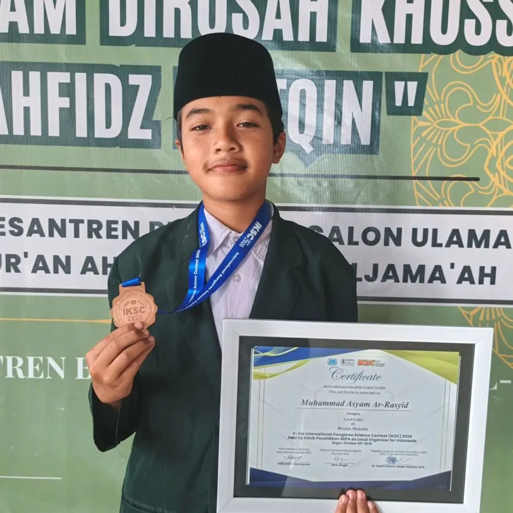 Ananda Muhammad Asyam Ar-Rasyid (Kelas 7 SMP _ Mustawa I)