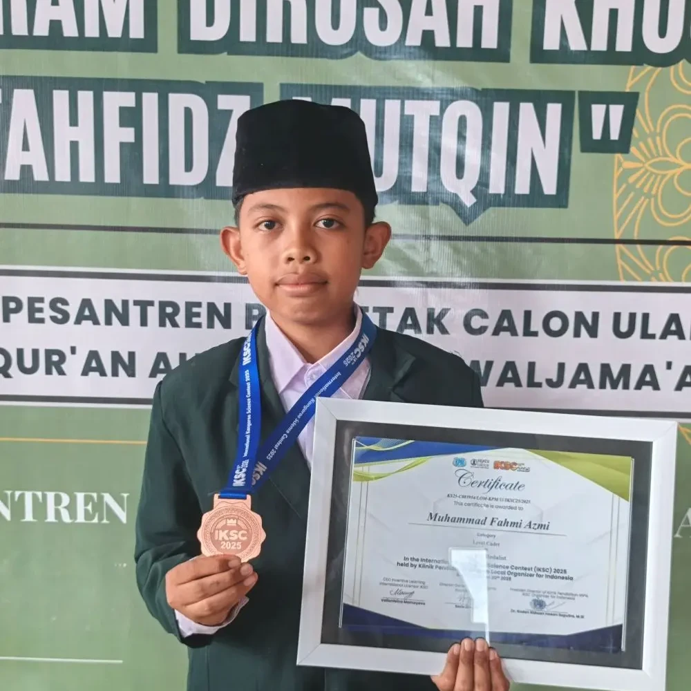 Ananda Muhammad Fahmi Azmi (Kelas 7 SMP _ Mustawa I)