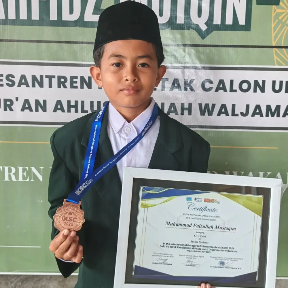 Ananda Muhammad Faizullah Mustaqim (Kelas 7 SMP _ Mustawa I)