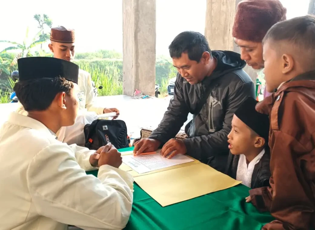 Ma'had Wakaf Al Izzah SMP Bina Insan Mandiri Kampus II Tafaqquh Fiddin and Quranic Leaders